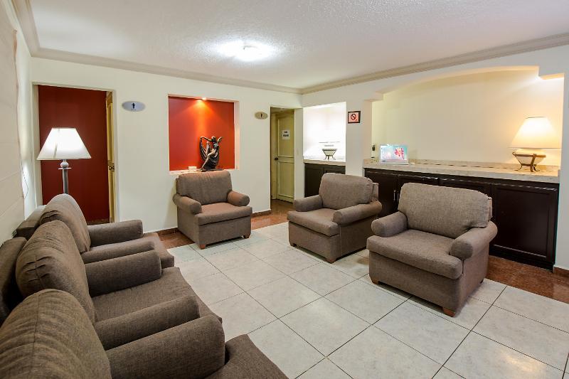 Del Marques Hotel And Suites グアダラハラ エクステリア 写真