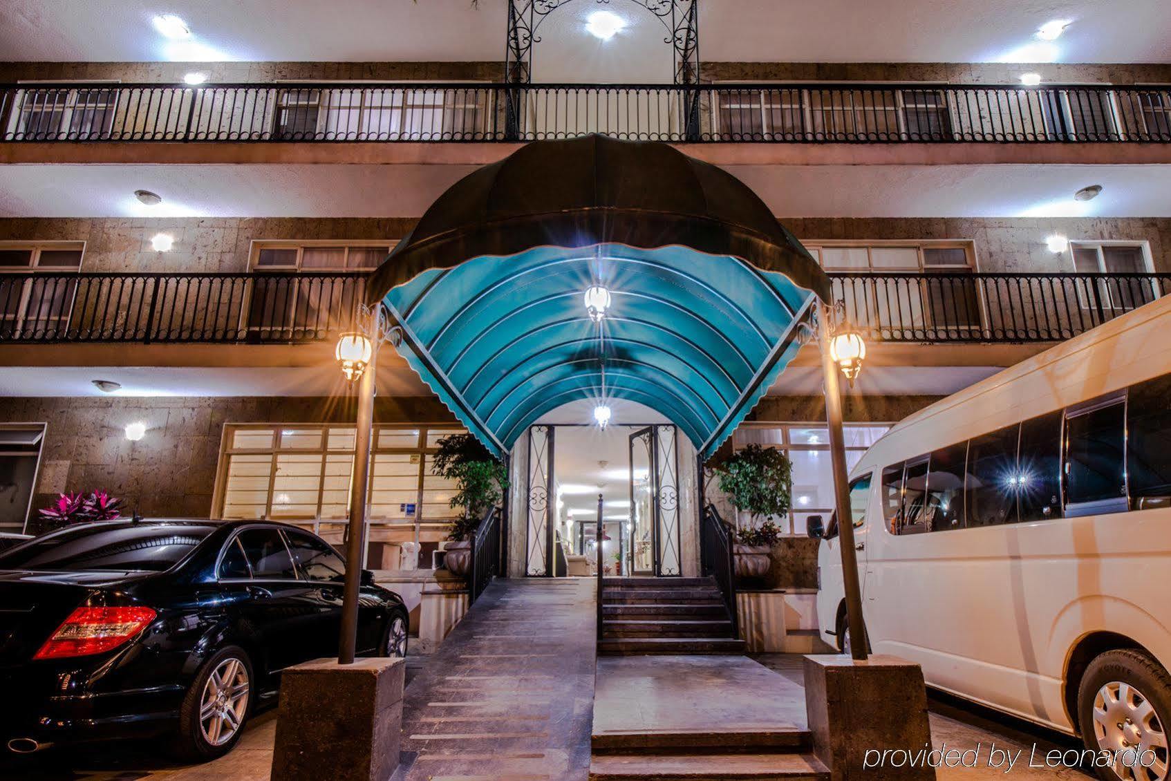 Del Marques Hotel And Suites グアダラハラ エクステリア 写真