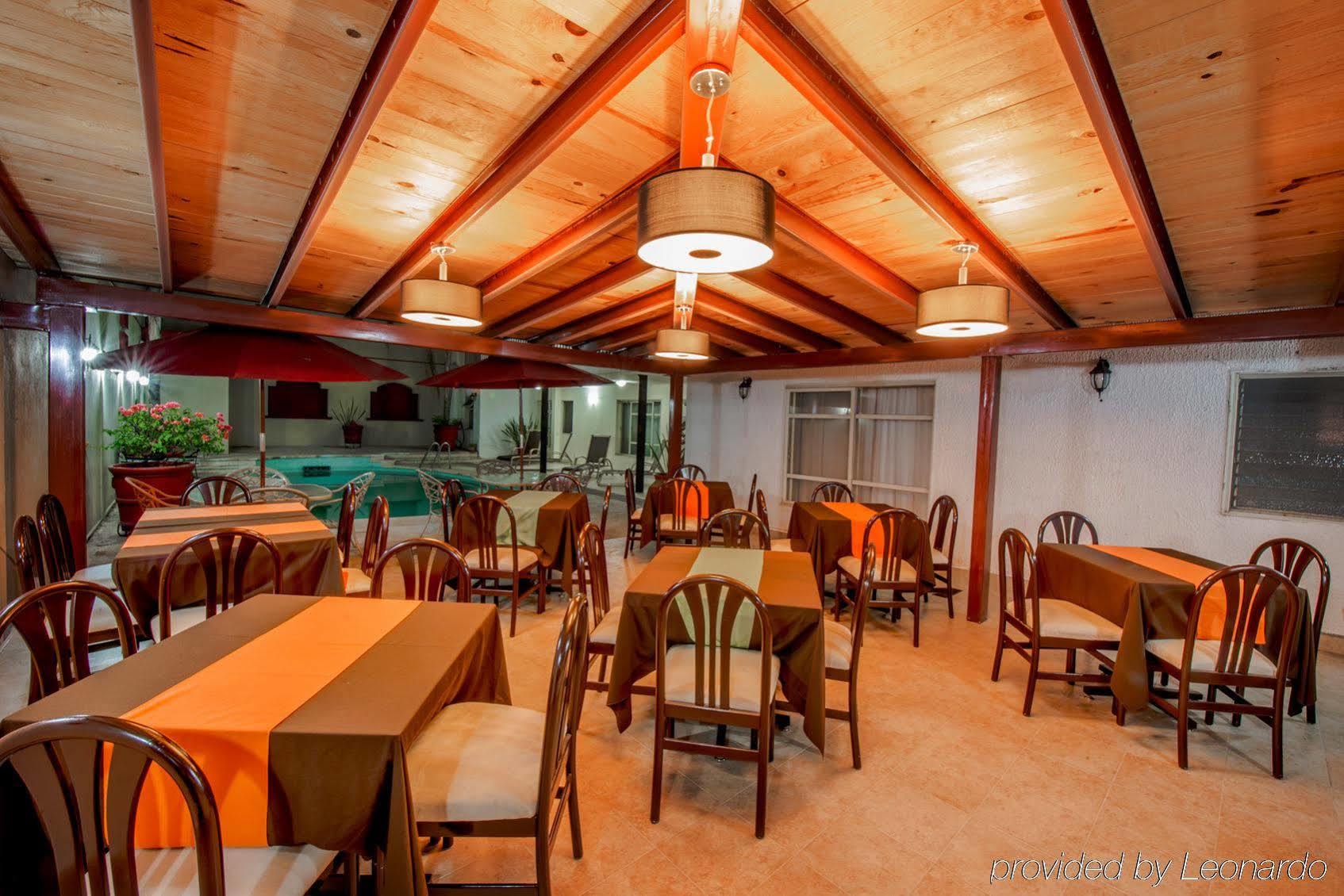 Del Marques Hotel And Suites グアダラハラ エクステリア 写真